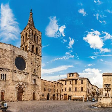 Alloggio Flaminia Con Parcheggio Di Proprieta! Bevagna Kültér fotó